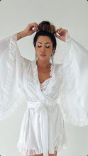 Load image into Gallery viewer, MORC ROBE - WHITE
