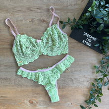Load image into Gallery viewer, ELISA UNLINED LACE SET - LIGHT GREEN/ LINGHT PINK

