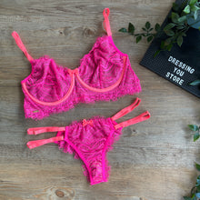 Load image into Gallery viewer, EMILY UNLINED LACE SET - SHOCK
